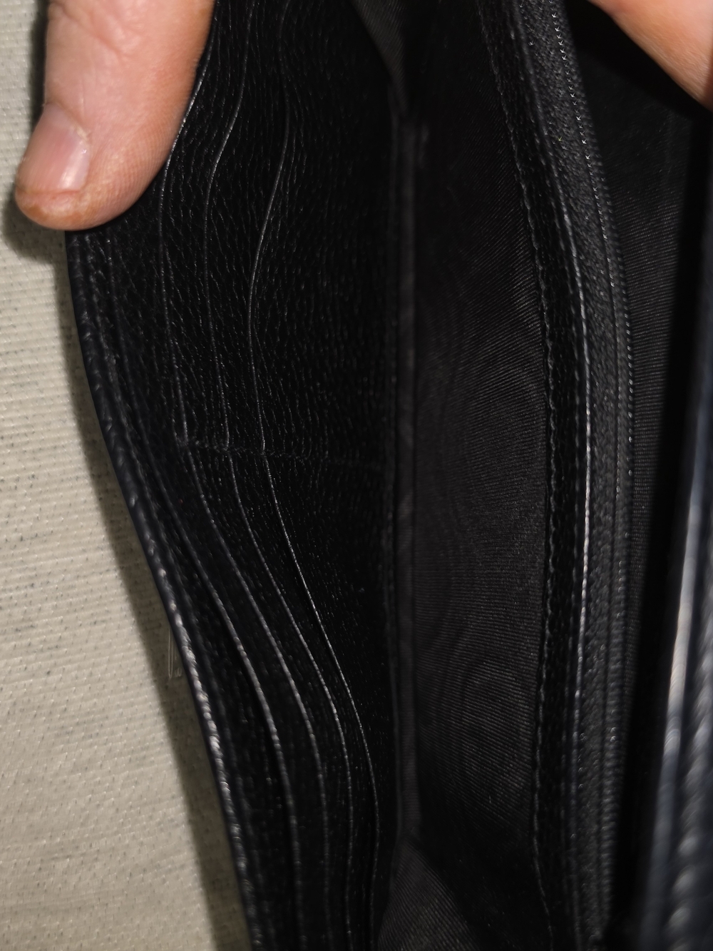Gucci Black Leather Continental Wallet - Signature Interlocking G - Picture 4 of 10